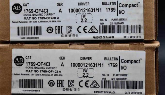 2711P-B10C22D9P, PanelView más el terminal de 7 funcionamientos, telclado numérico/pantalla táctil, 10 SVGA,