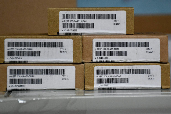 Módulo de la entrada-salida del PLC de Siemens para el uso con SIMATIC Y 200S la serie, corriente, potencial, voltaje, TM5, 24 C.C. del → 48 V, proveedor