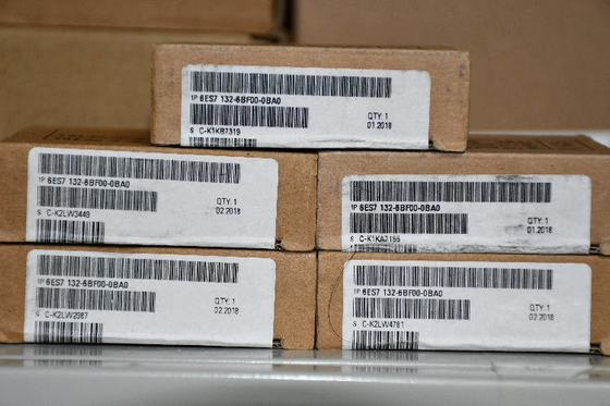 Módulo de la entrada-salida del PLC de Siemens para el uso con SIMATIC Y 200S la serie, 81 x 15 x 52 milímetros, Digitaces, 6ES7, 24 C.C. de V, SIMATIC proveedor