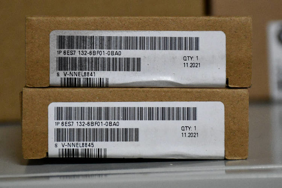 Módulo de la entrada-salida del PLC de Siemens para el uso con SIMATIC Y 200S la serie, 81 x 15 x 52 milímetros, Digitaces, 6AG1, 24 C.C. de V, SIMATIC proveedor